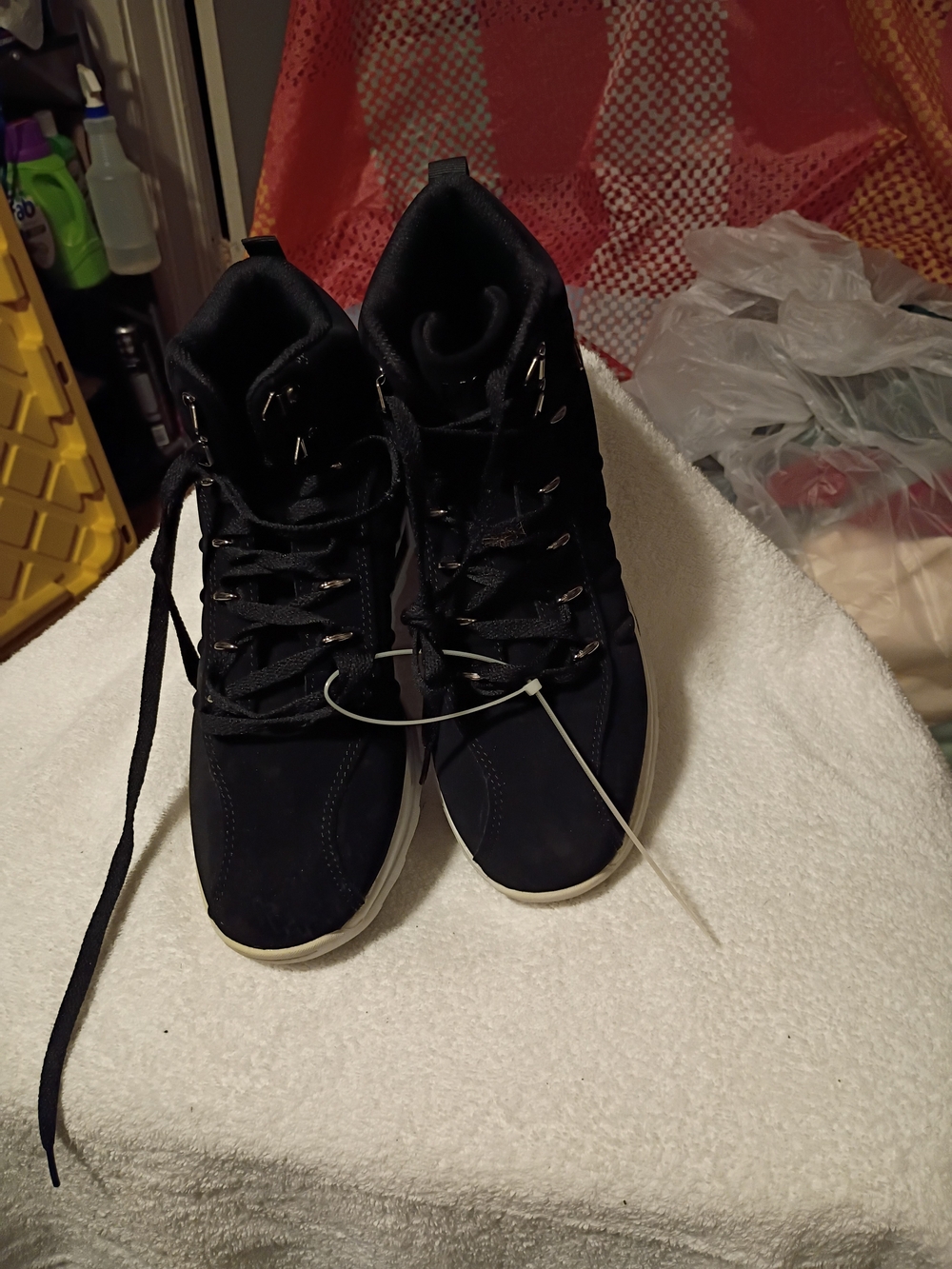 Men's Casual High-Top Lugz Boots in Black.